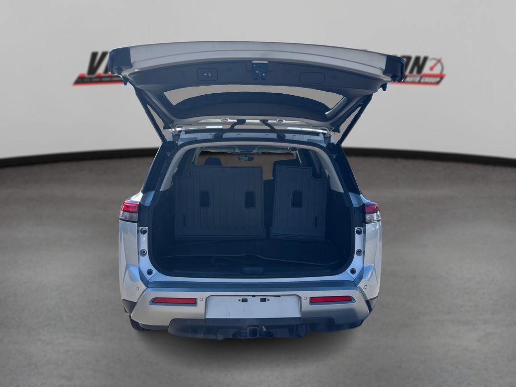 Certified 2024 Nissan Pathfinder Platinum w/ Cargo Package image 11