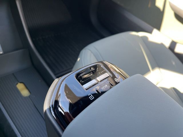 New 2025 Volvo EX30 Ultra w/ Protection Package Premier image 32