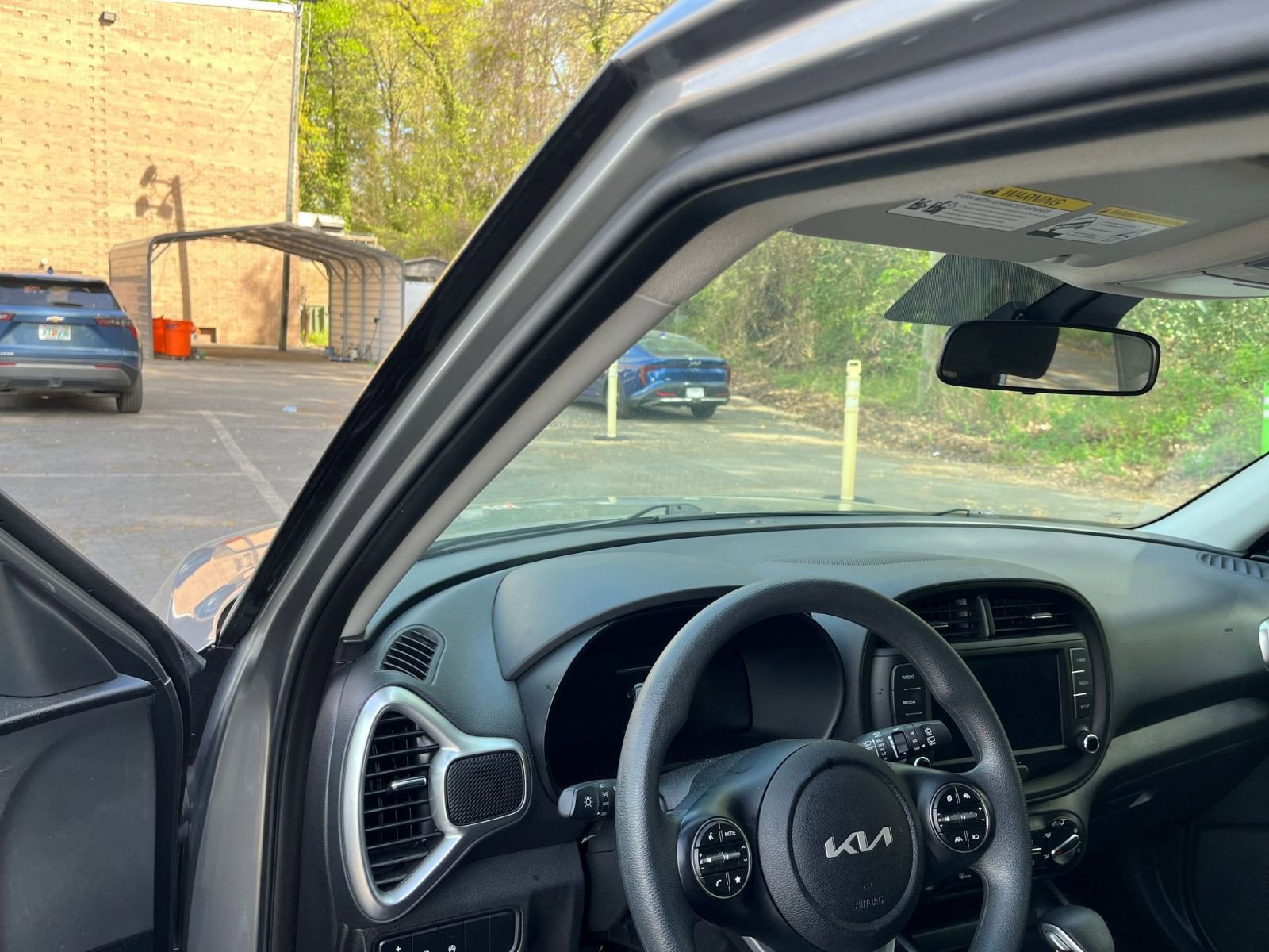 Used 2025 Kia Soul LX w/ LX Technology Package image 32