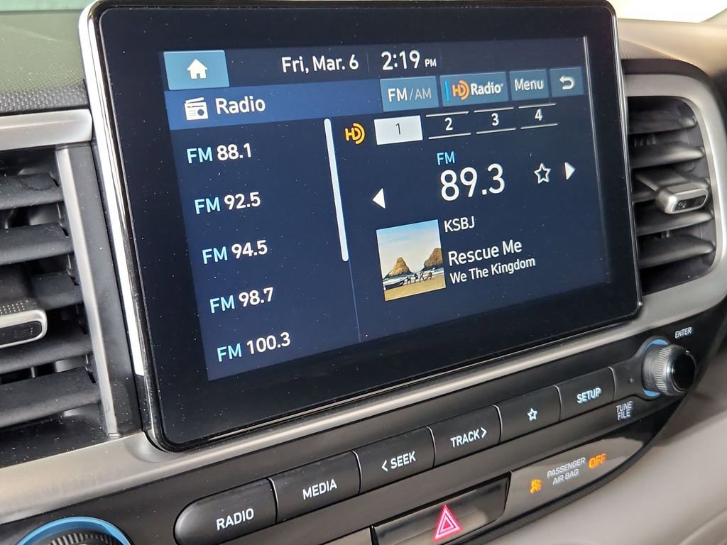 Used 2025 Hyundai Venue SEL image 18