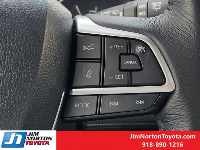 Used 2026 Toyota Sienna XLE FWD image 29