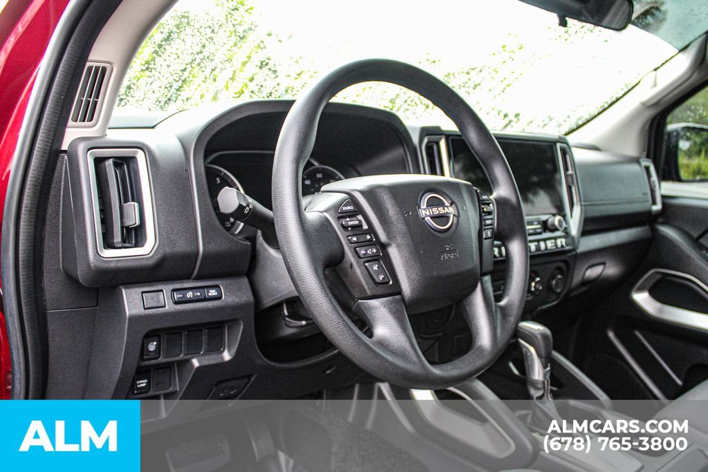 Used 2025 Nissan Frontier SV RWD image 30