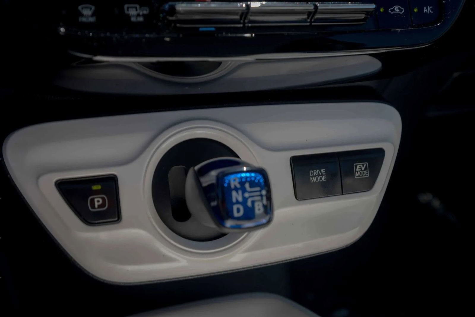 Used 2016 Toyota Prius Three Touring image 39