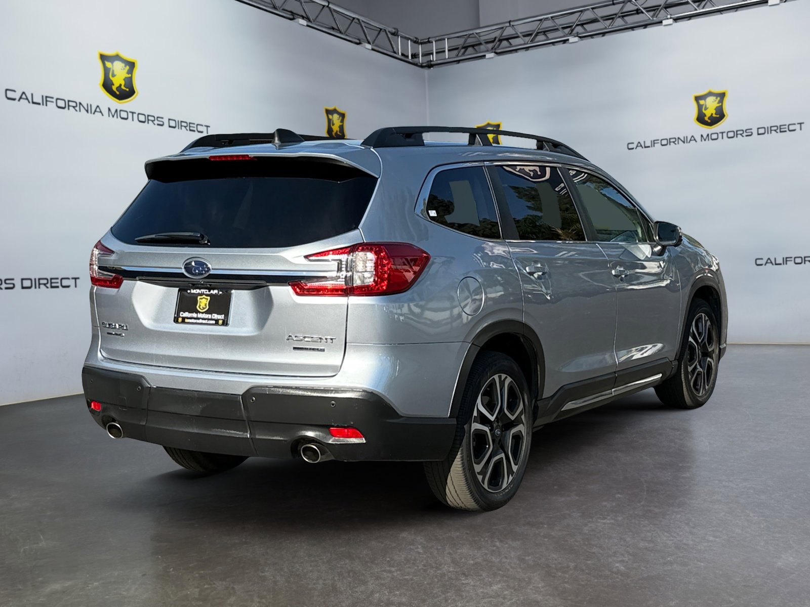 Used 2023 Subaru Ascent Limited w/ Technology Package image 4