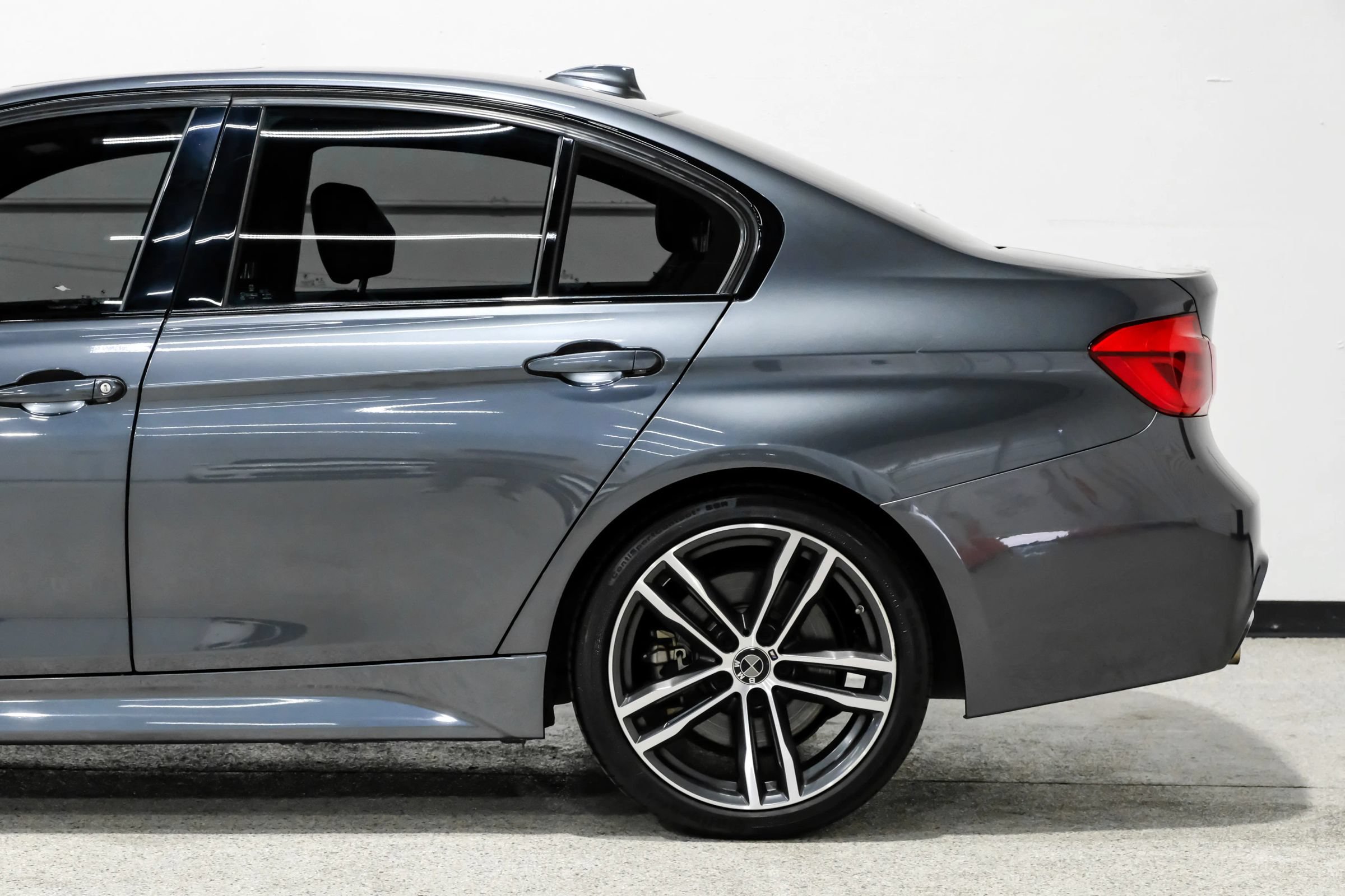 Used 2018 BMW 340i Sedan RWD image 11