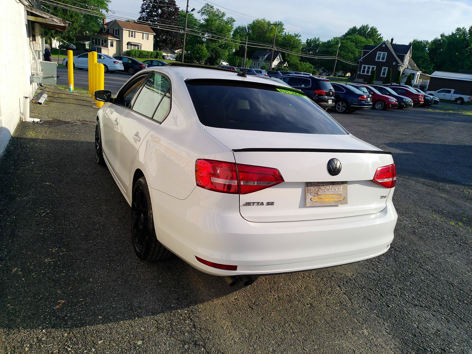 Used 2015 Volkswagen Jetta SE FWD image 3