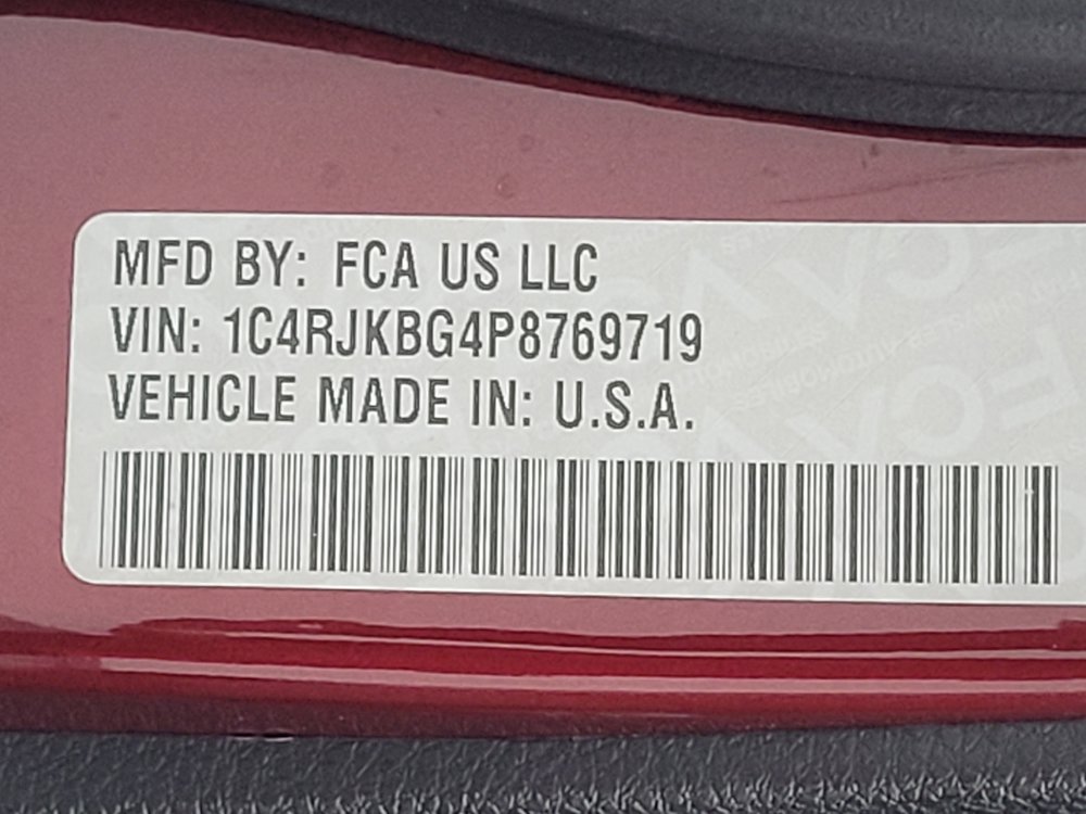 Used 2023 Jeep Grand Cherokee L Limited AWD/4WD image 33