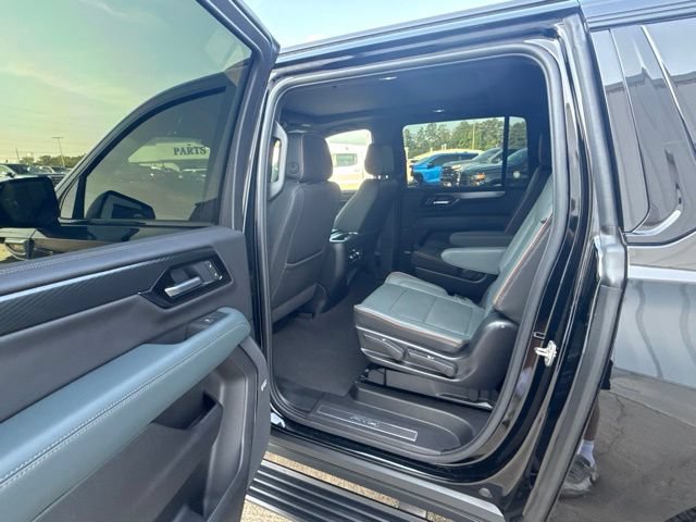 Used 2025 GMC Yukon XL AT4 w/ AT4 Premium Package AWD/4WD image 15