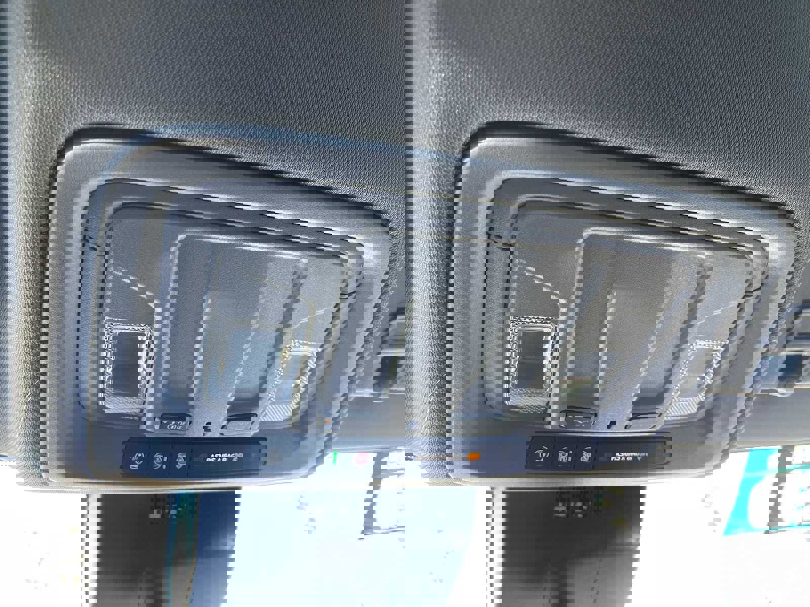 Used 2025 Chevrolet Silverado 1500 LT image 31