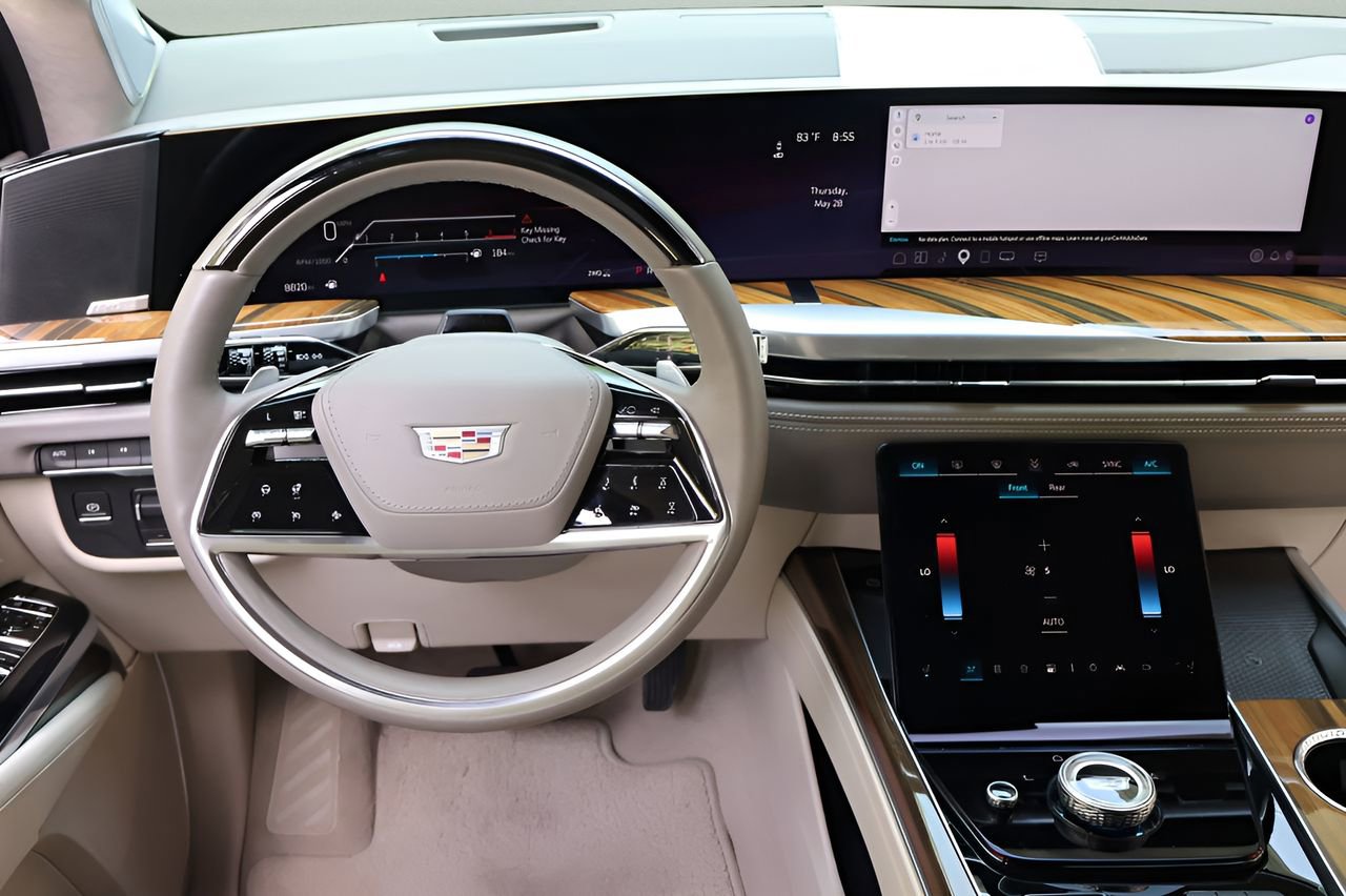 Certified 2025 Cadillac Escalade Sport Platinum AWD/4WD image 16