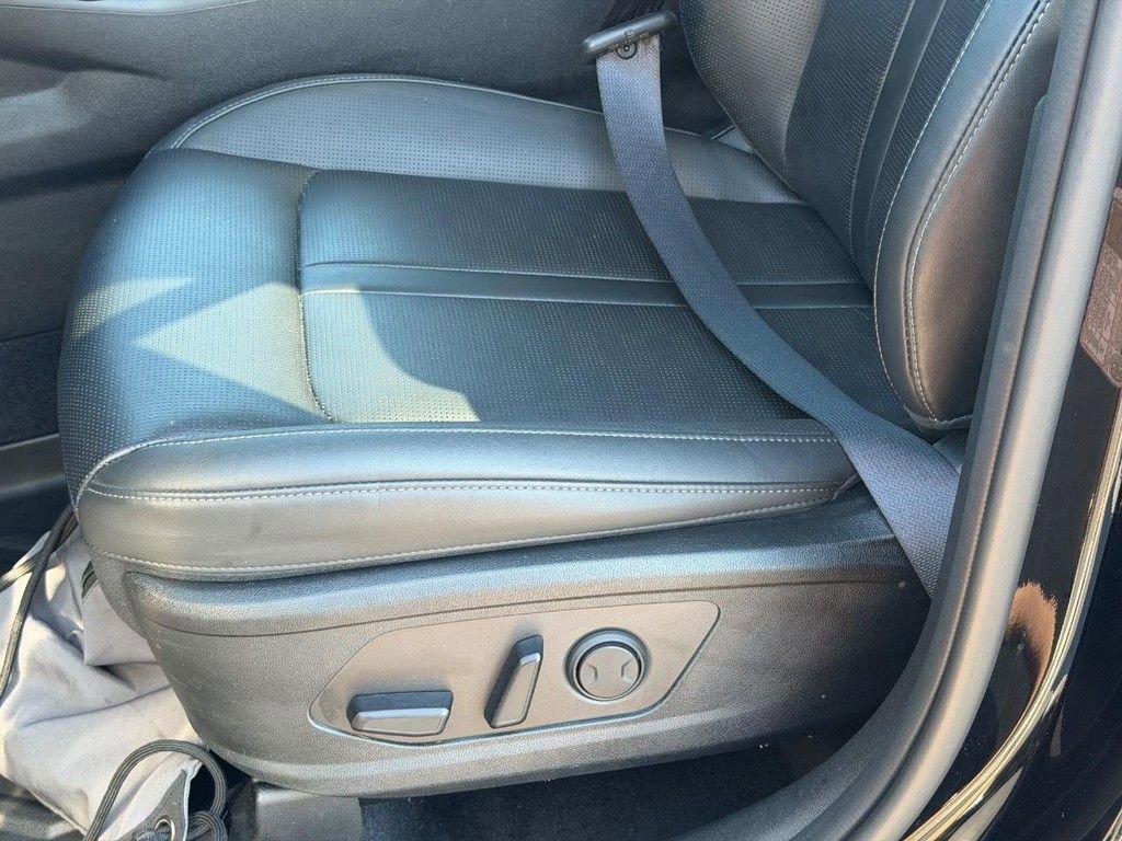 Used 2025 Kia Sorento S w/ Panoramic Sunroof Package FWD image 24