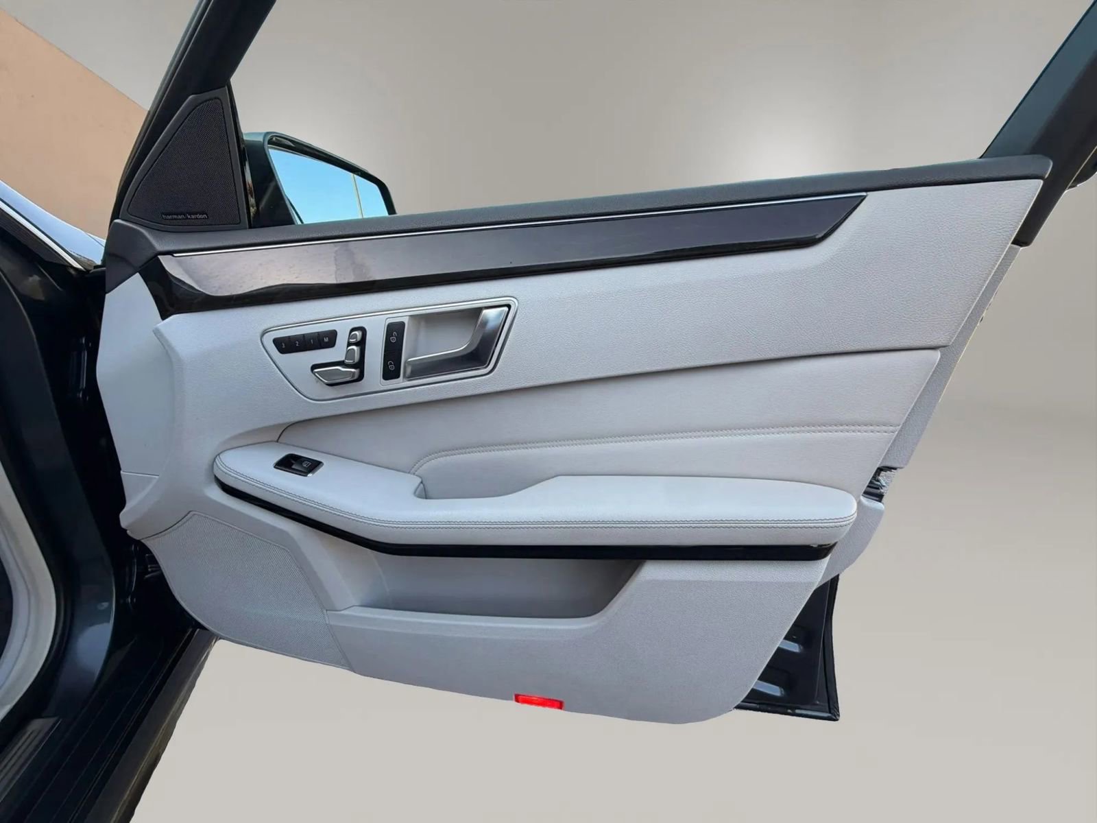Used 2014 Mercedes-Benz E 350 Sedan image 39