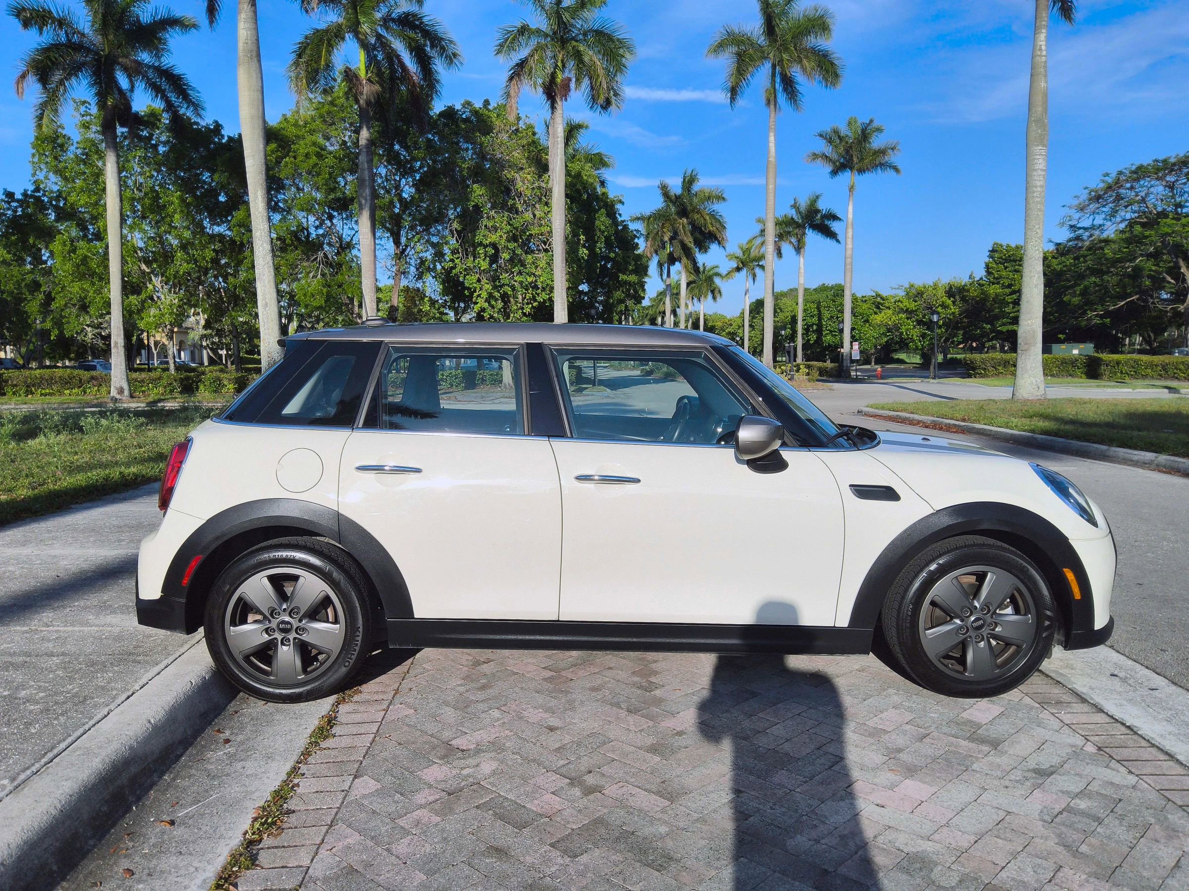 Used 2023 MINI Cooper 4-Door Hardtop FWD image 20