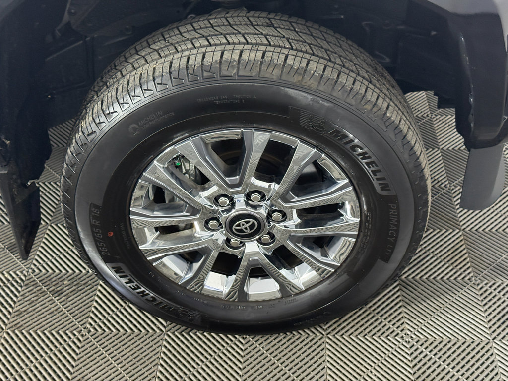 Used 2025 Toyota Tacoma Limited image 11