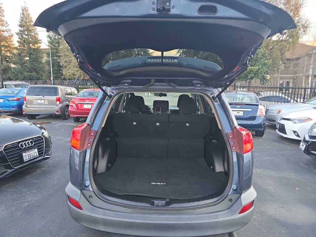 Used 2014 Toyota RAV4 LE image 13