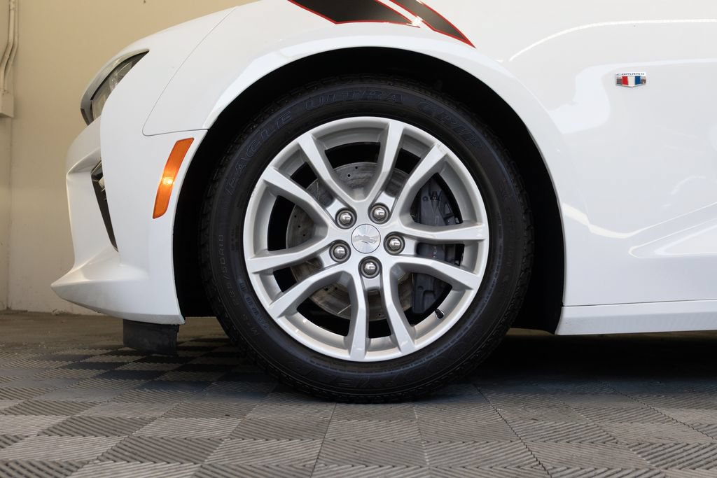 Used 2018 Chevrolet Camaro SS RWD image 10