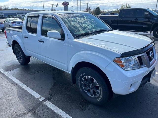 Used 2018 Nissan Frontier PRO-4X AWD/4WD image 2