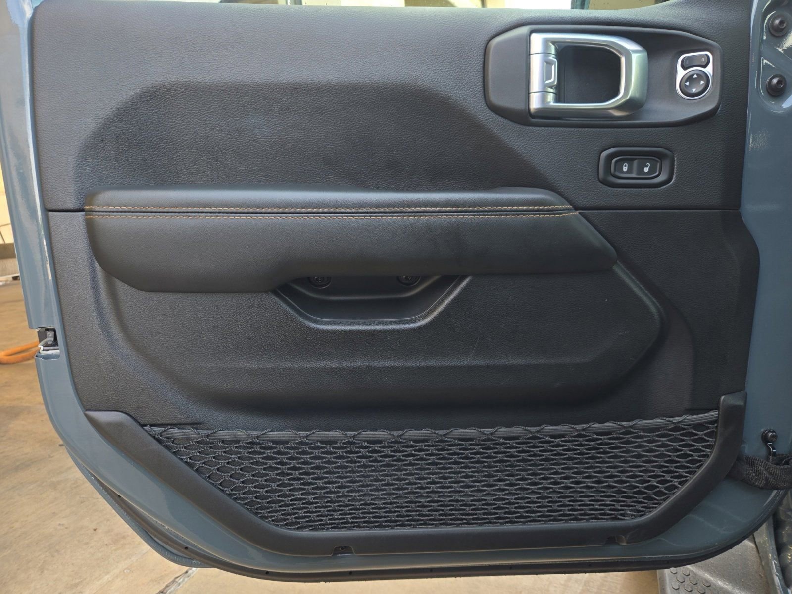 Used 2025 Jeep Wrangler Unlimited Sahara AWD/4WD image 19