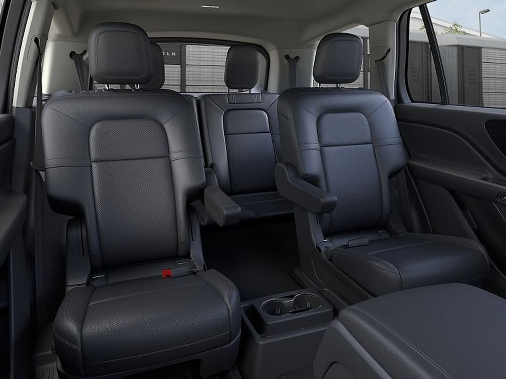 New 2026 Lincoln Aviator AWD image 11