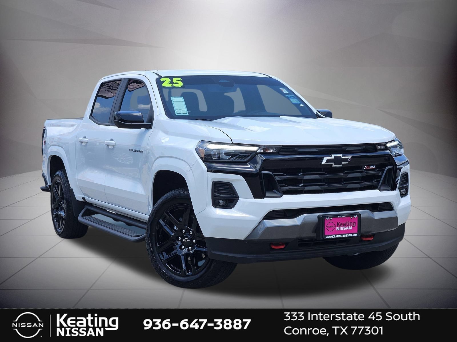 Used 2025 Chevrolet Colorado Z71 w/ Z71 Convenience Package 2 AWD/4WD image 3