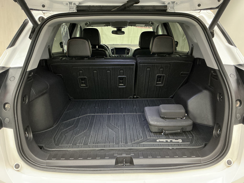 Used 2024 GMC Terrain AT4 w/ LPO, 'HIT The Road' Package AWD/4WD image 31