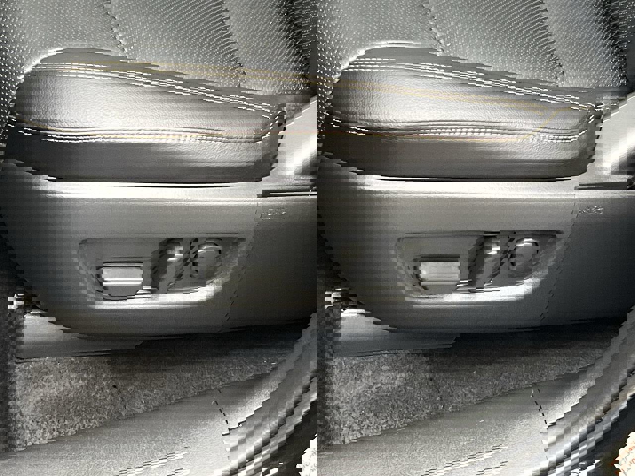 Certified 2025 MAZDA CX-90 3.3 Turbo w/ Premium Sport Pkg image 12