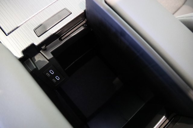 New 2025 Toyota Sienna LE image 18