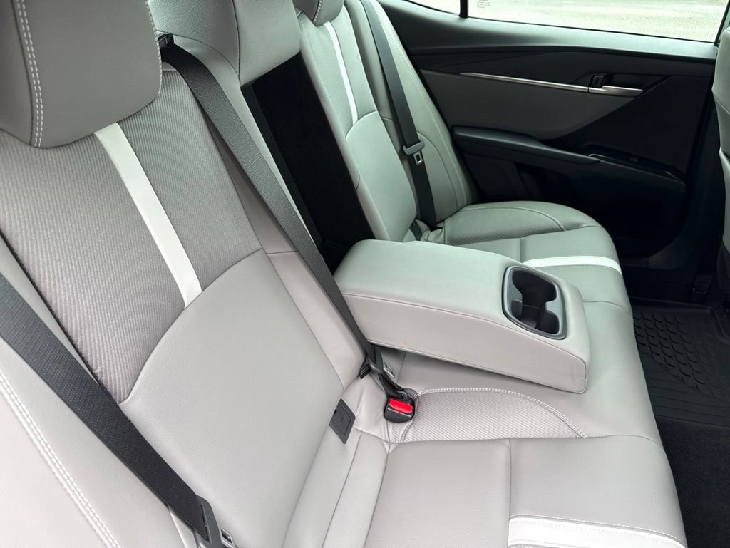 Used 2025 Toyota Camry Hybrid FWD image 13