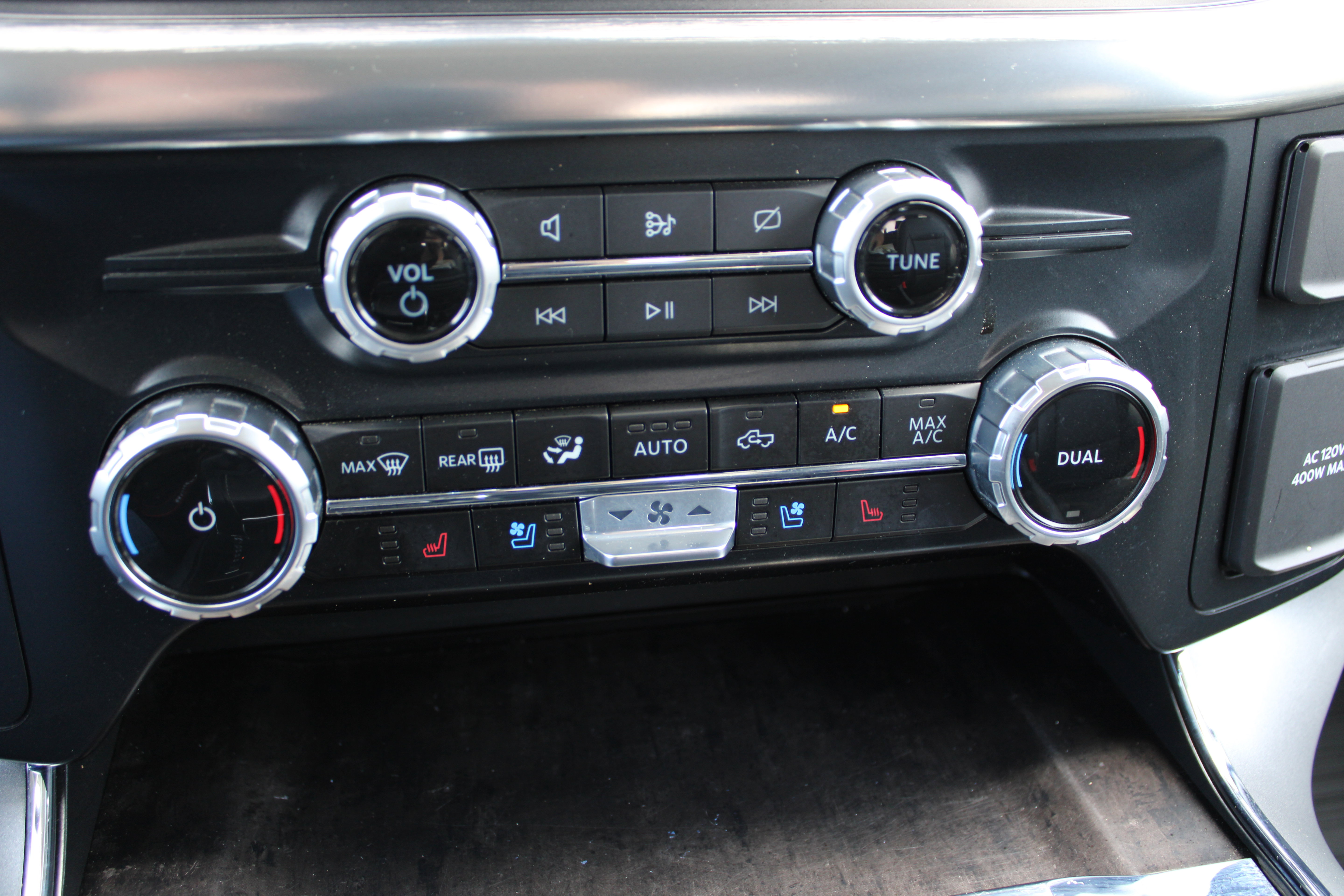 Used 2023 Ford F150 Lariat w/ FX4 Off-Road Package AWD/4WD image 20