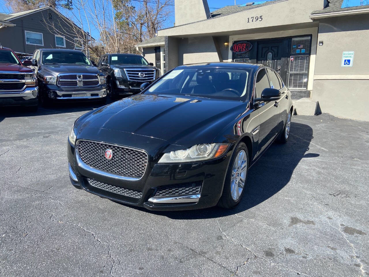 Used 2017 Jaguar XF Premium AWD/4WD image 2