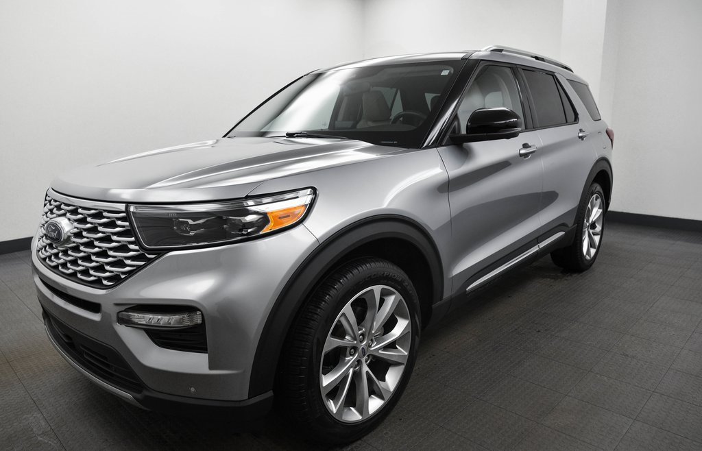 Used 2023 Ford Explorer Platinum w/ Technology Package image 3