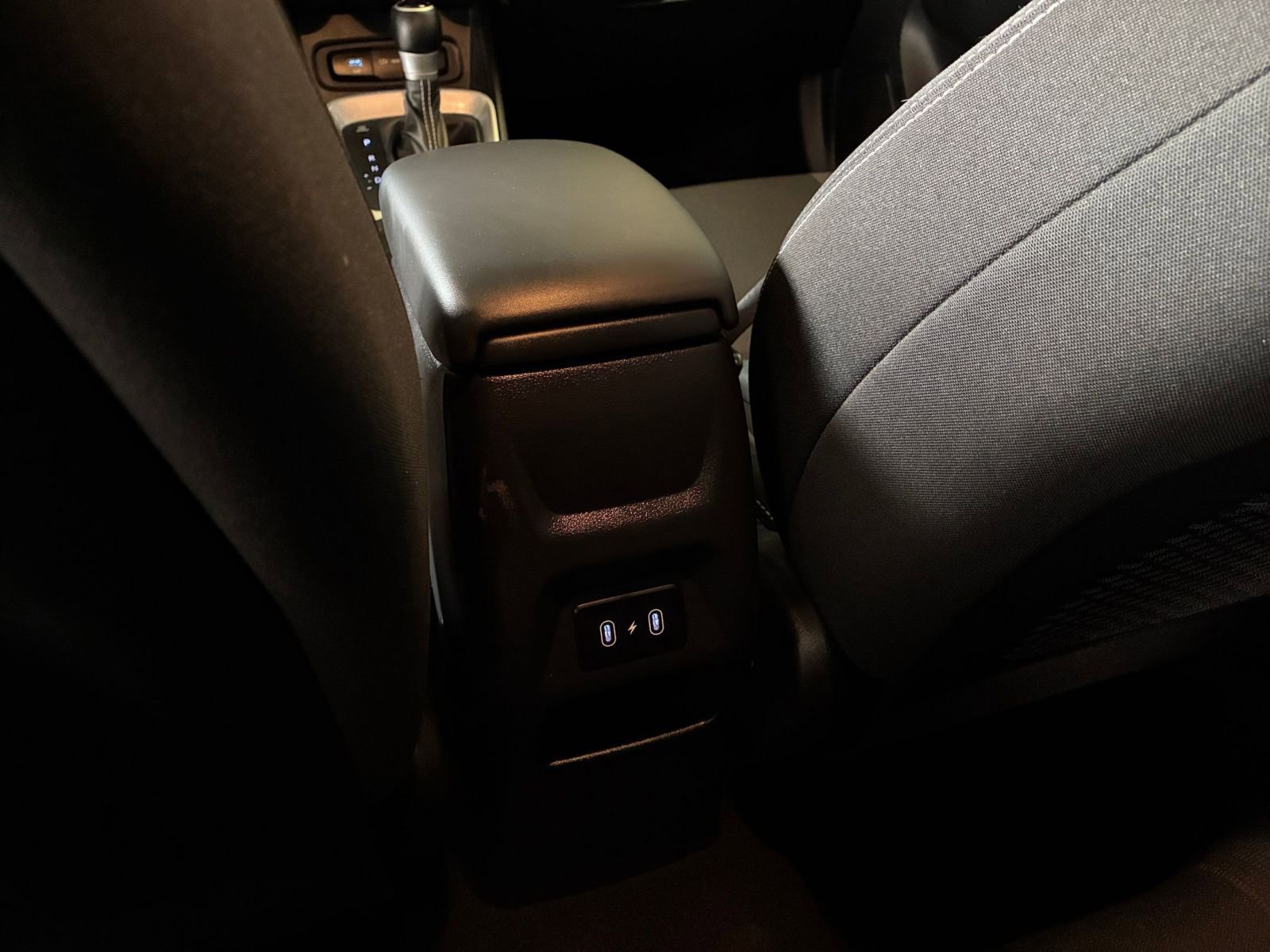 Used 2025 Hyundai Venue SEL image 22