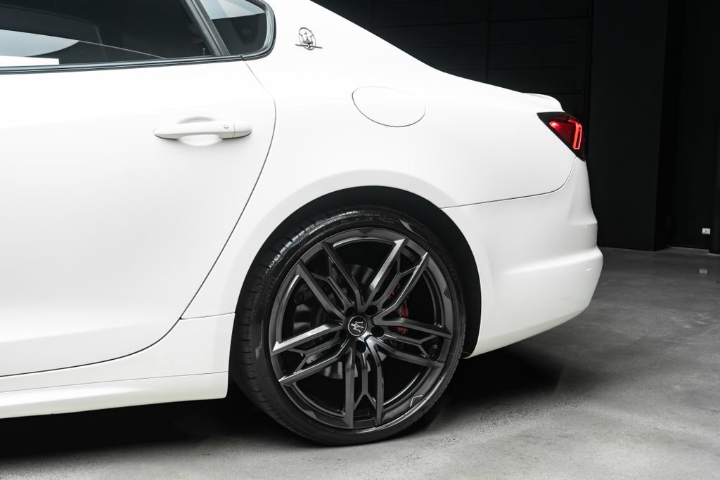Used 2021 Maserati Quattroporte S GranSport Q4 AWD/4WD image 27