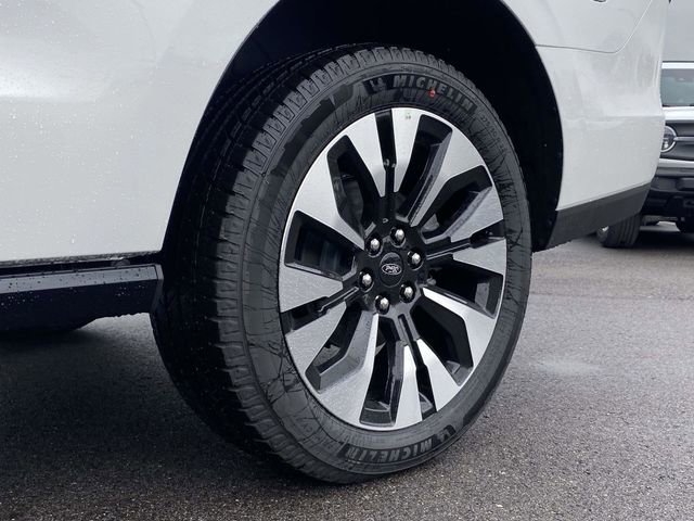 New 2025 Ford Expedition Platinum w/ Platinum Ultimate Package AWD/4WD image 9