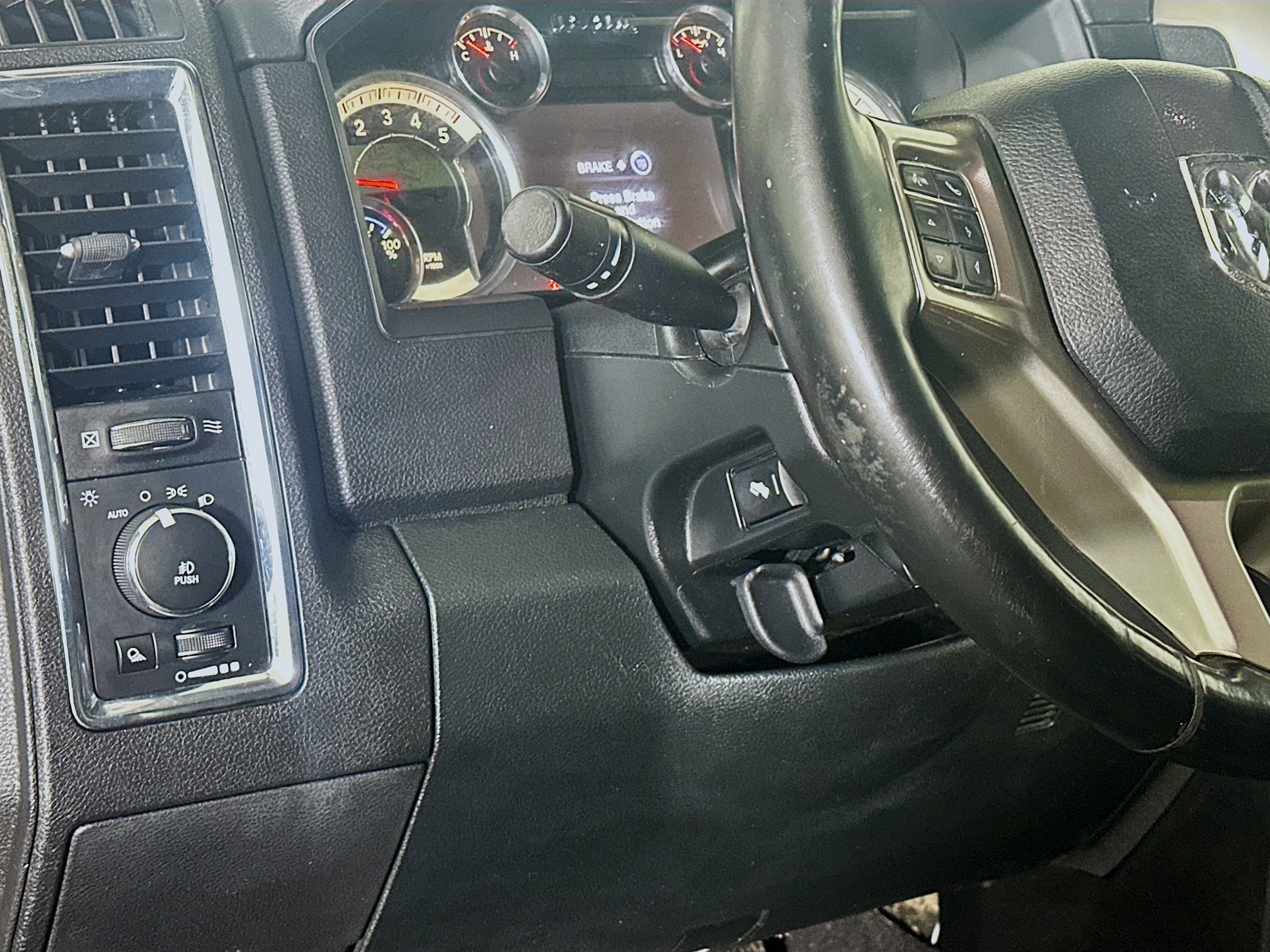 Used 2016 RAM 2500 Laramie w/ Convenience Group AWD/4WD image 16