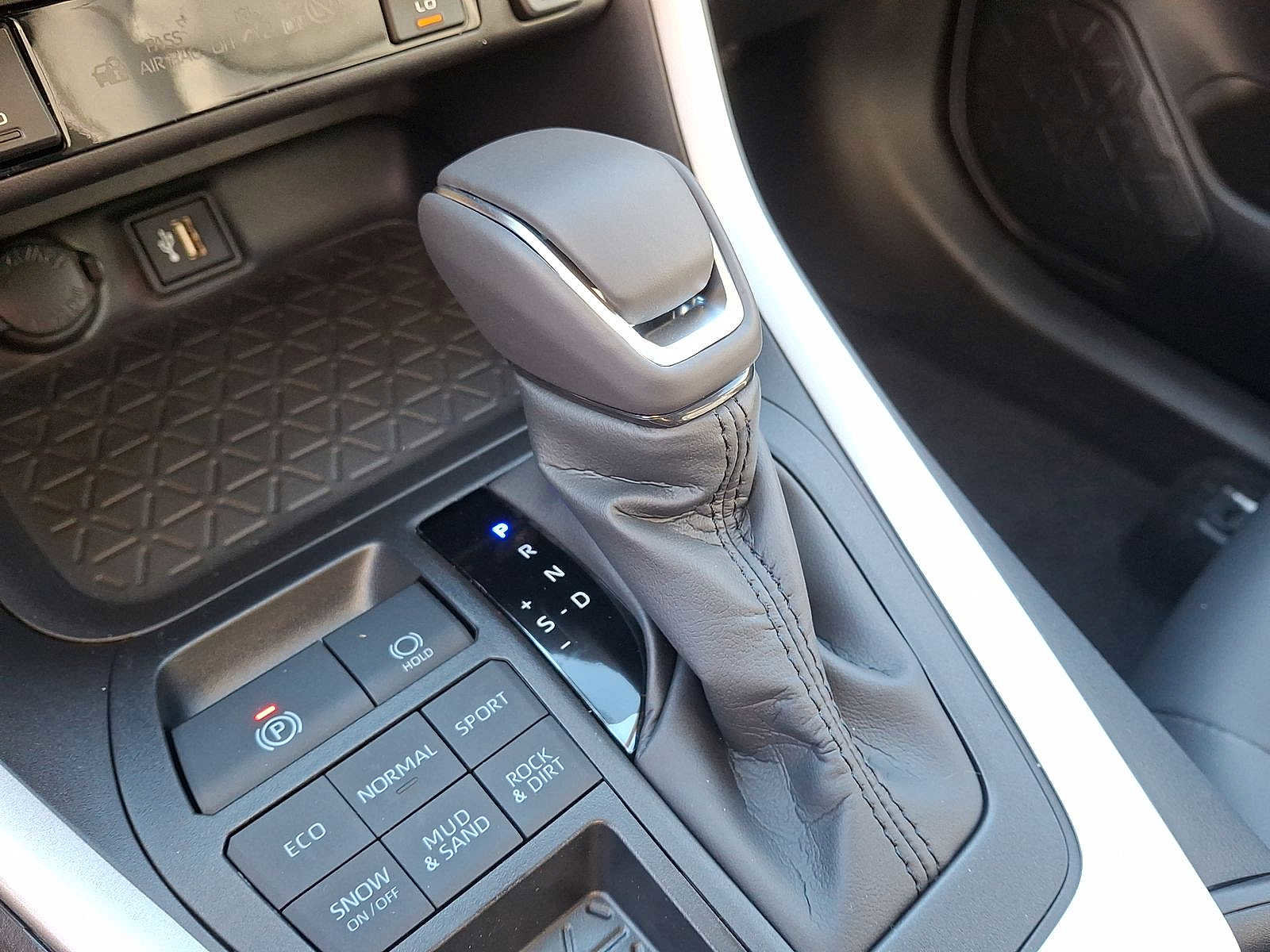 New 2025 Toyota RAV4 XLE Premium image 15