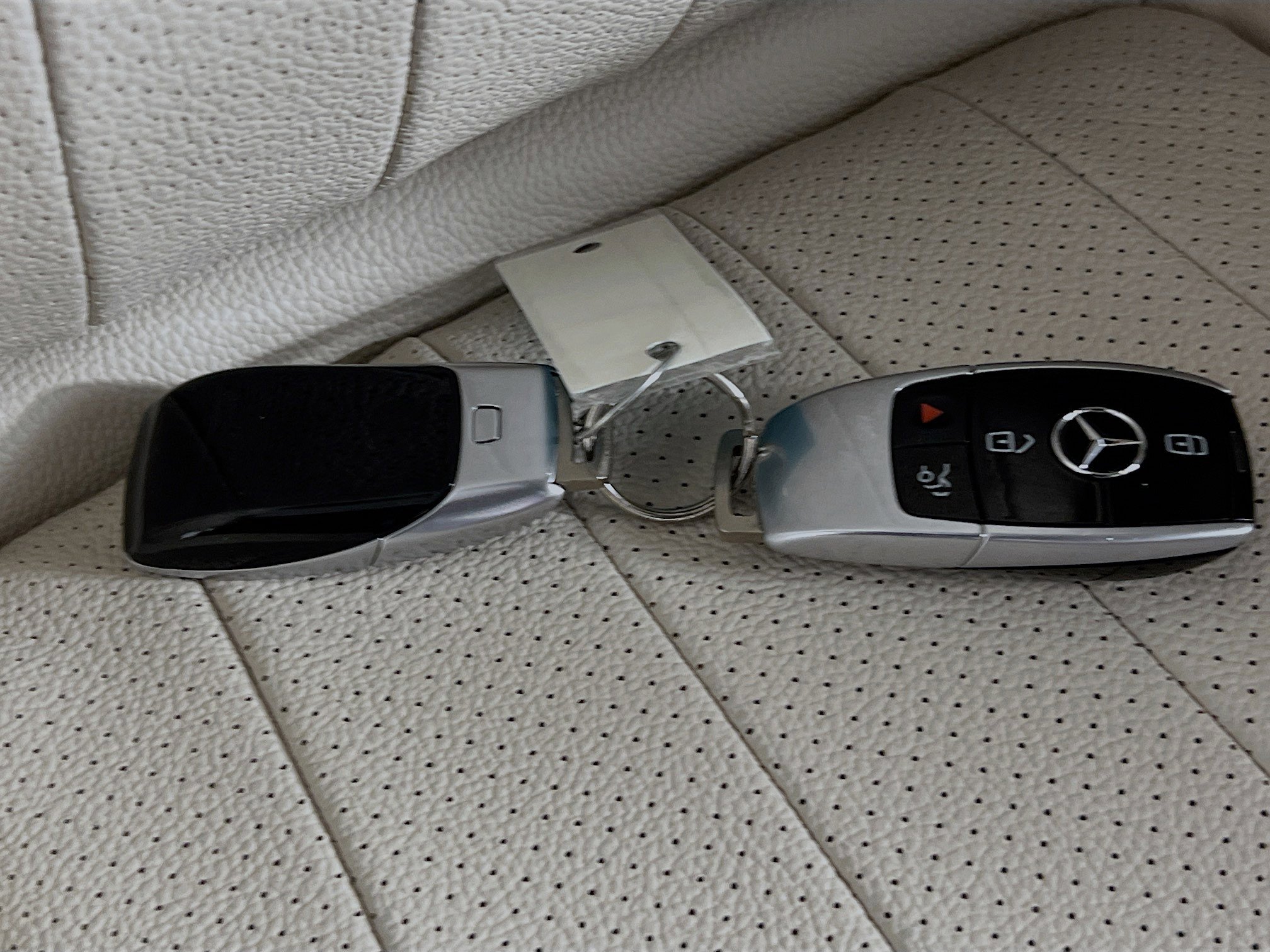 Used 2017 Mercedes-Benz E 300 4MATIC image 36