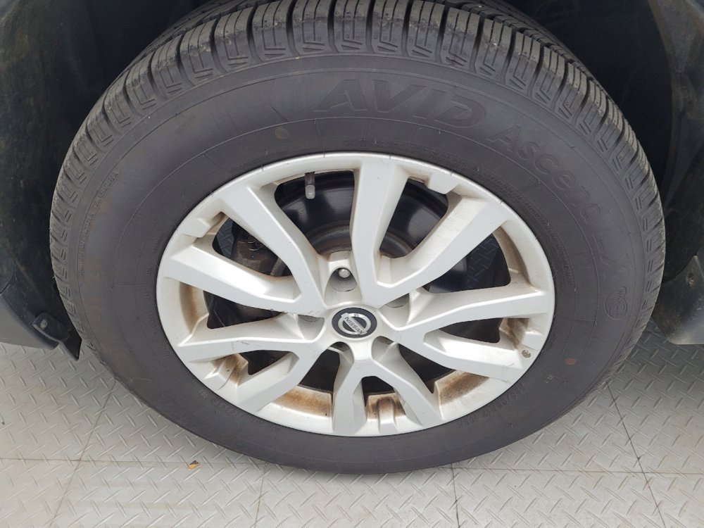 Used 2017 Nissan Rogue SV image 31