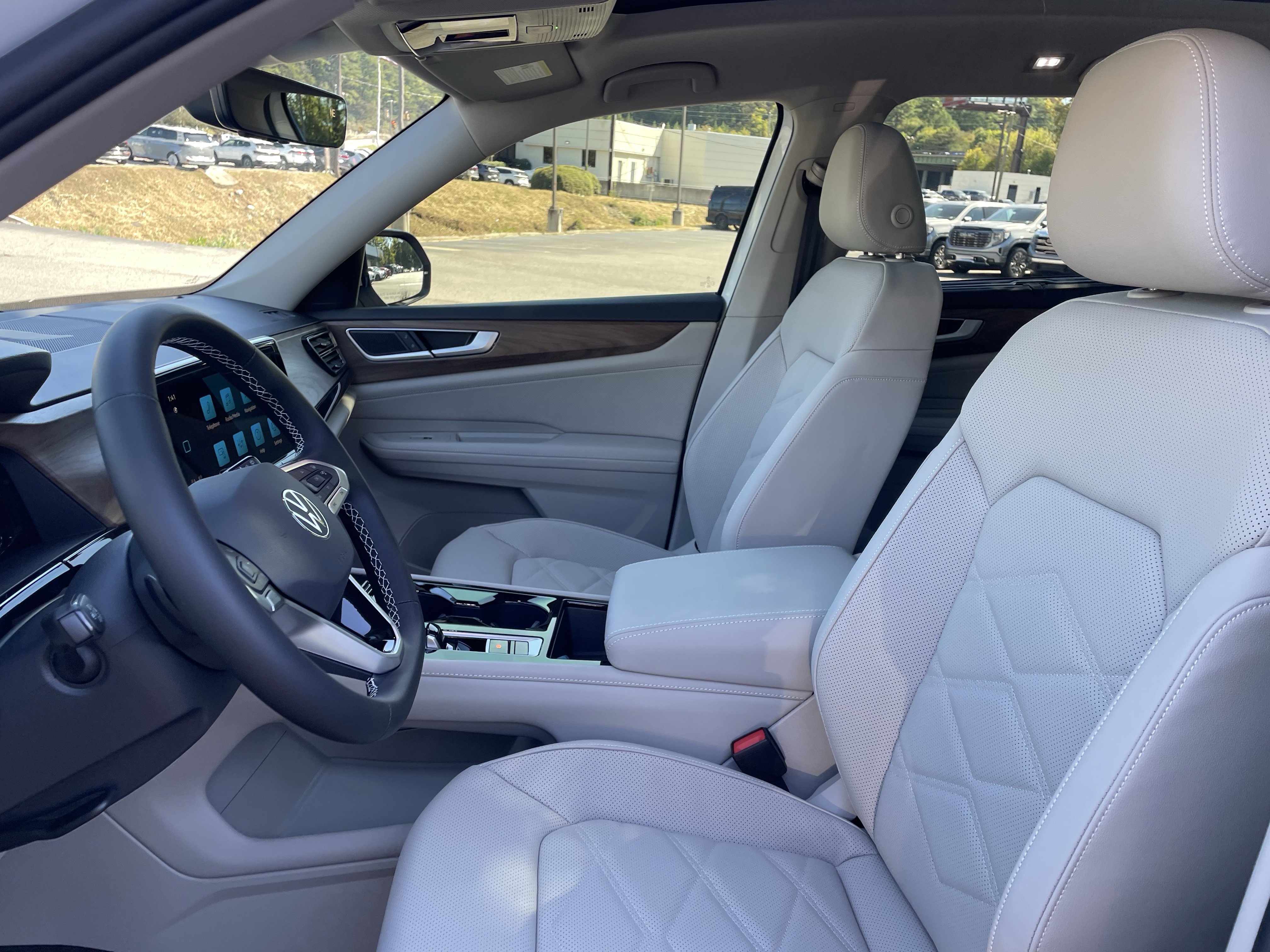 New 2026 Volkswagen Atlas SE image 15