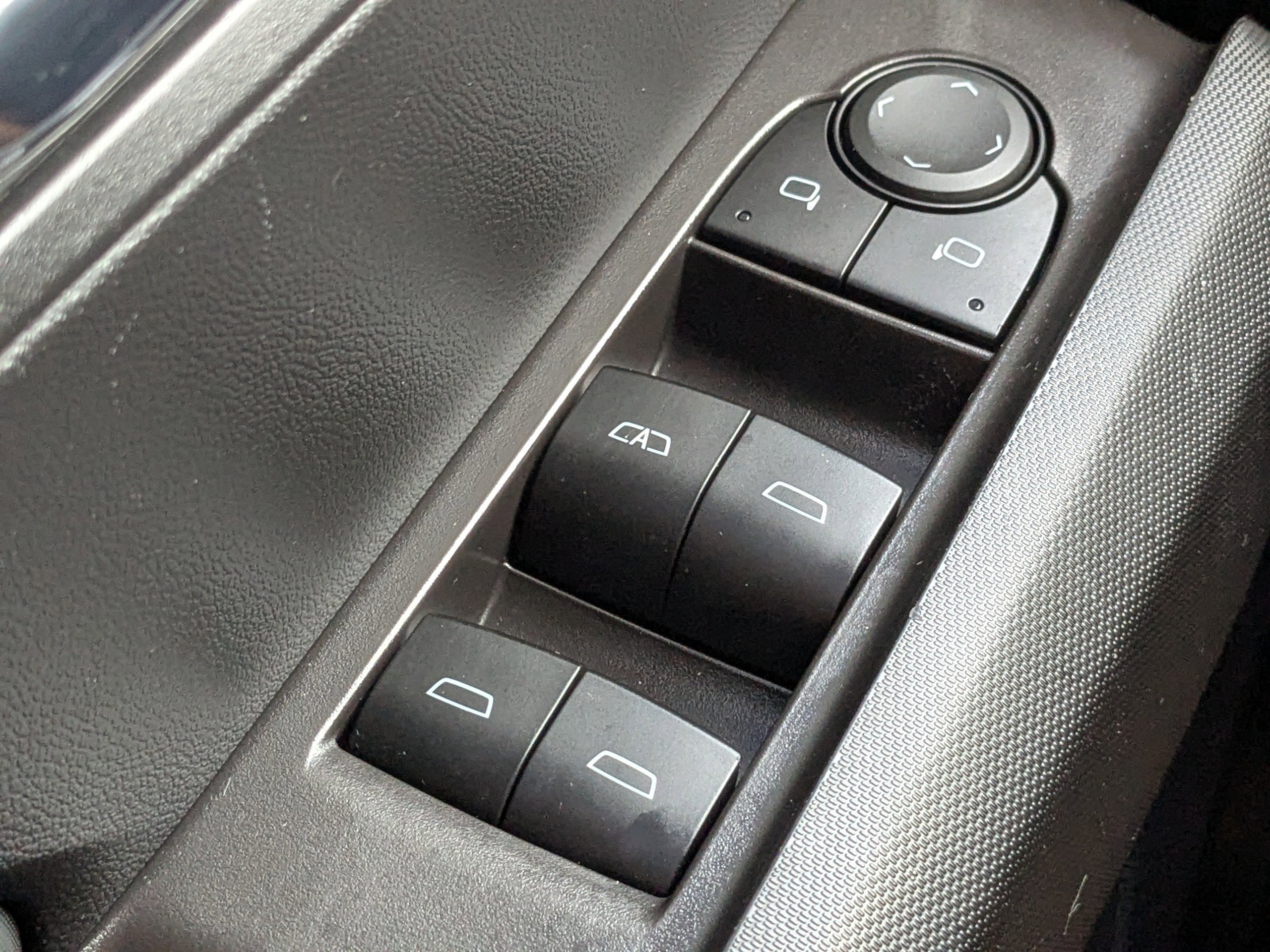 Used 2024 GMC Canyon Elevation w/ Elevation Premium Package image 29