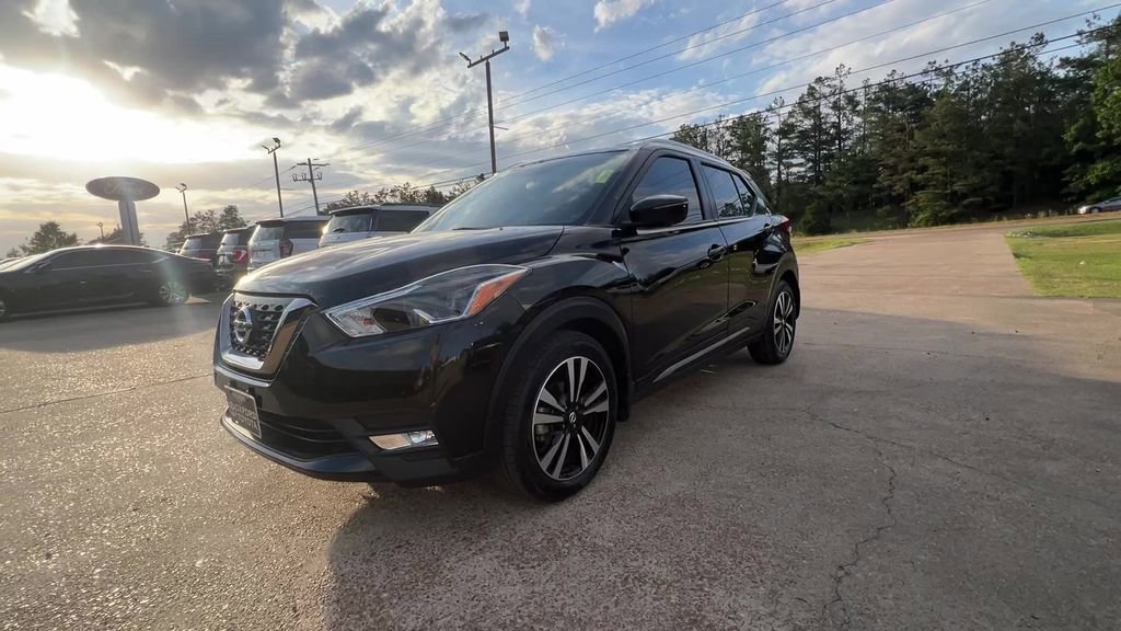 Used 2019 Nissan Kicks SR w/ SR Premium Package FWD image 2