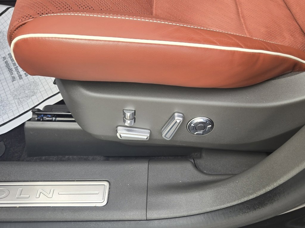 Certified 2024 Lincoln Nautilus Black Label image 13