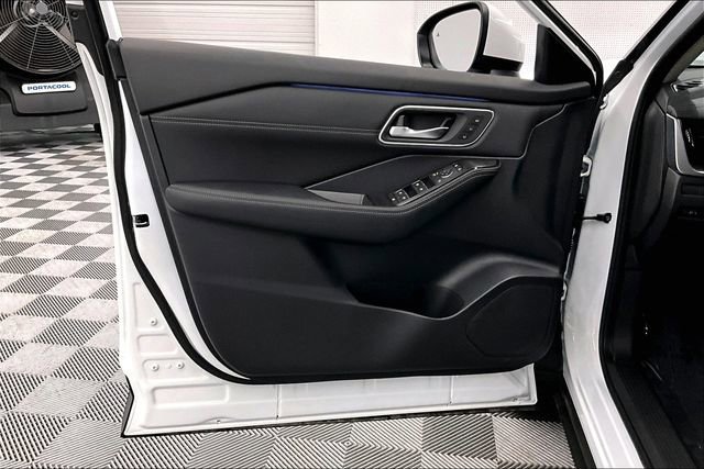 New 2025 Nissan Rogue Platinum image 31