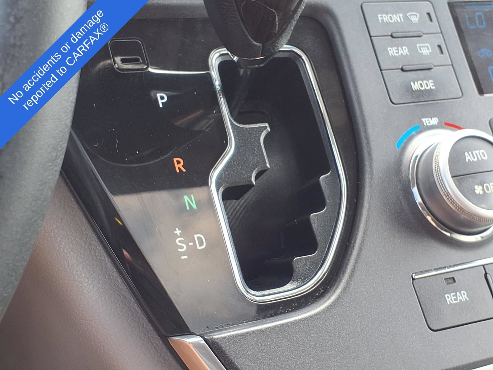 Used 2015 Toyota Sienna XLE FWD image 21