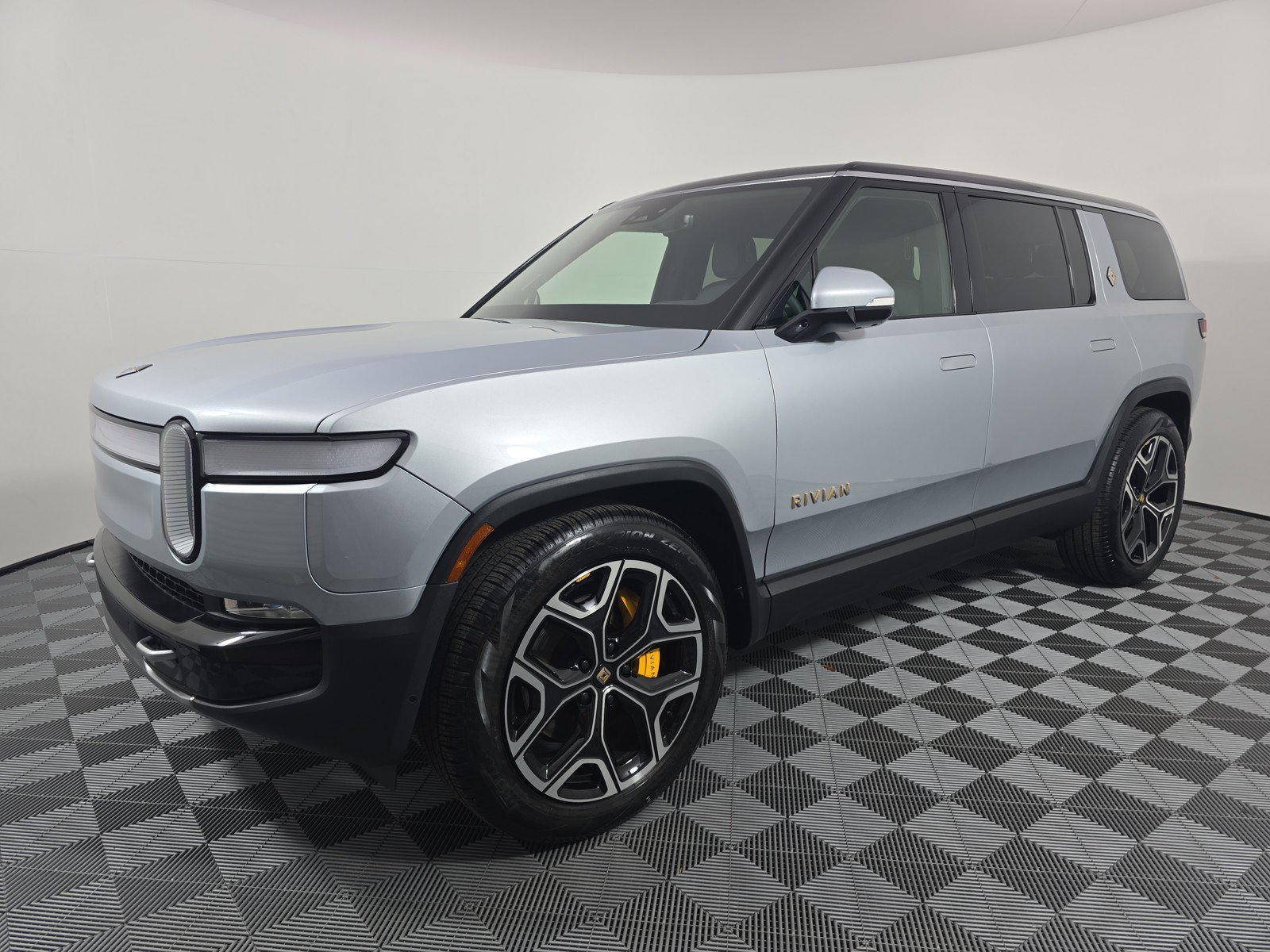 Used 2024 Rivian R1S Adventure