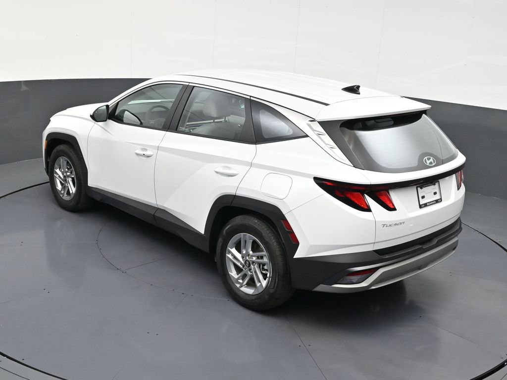 Used 2025 Hyundai Tucson SE image 15