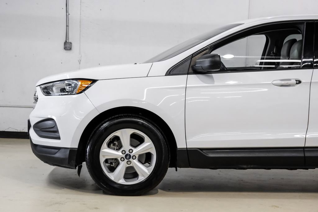 Used 2019 Ford Edge SE image 11
