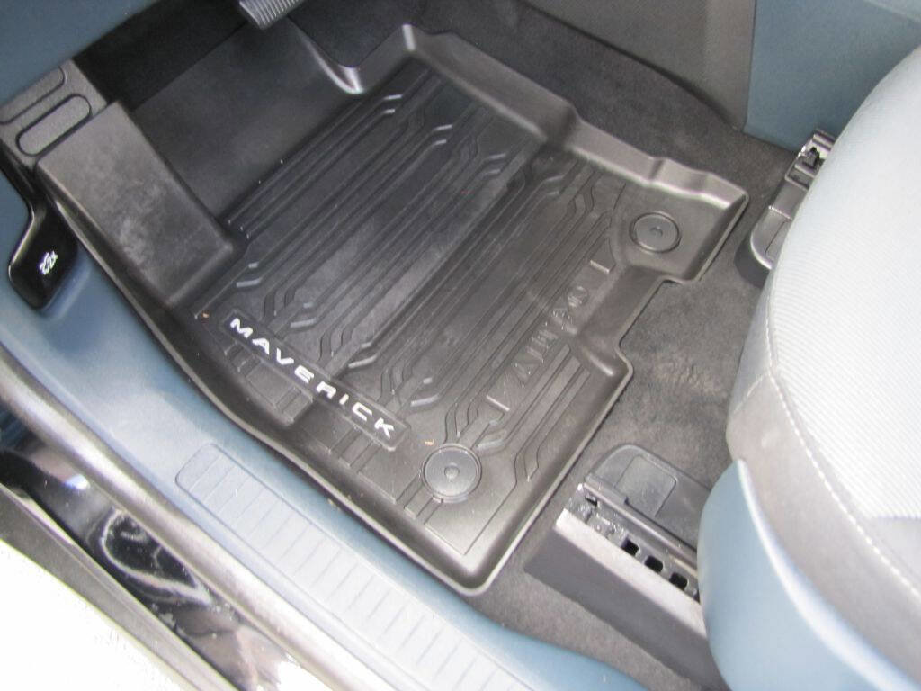 Used 2022 Ford Maverick XL image 16