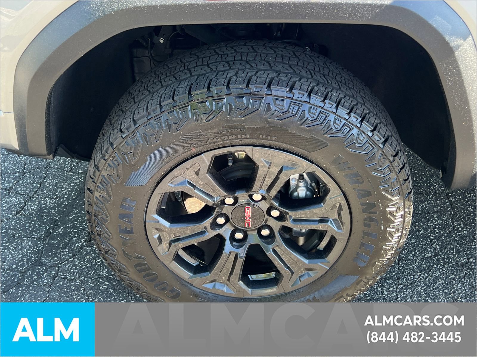 Used 2025 GMC Canyon Elevation image 12