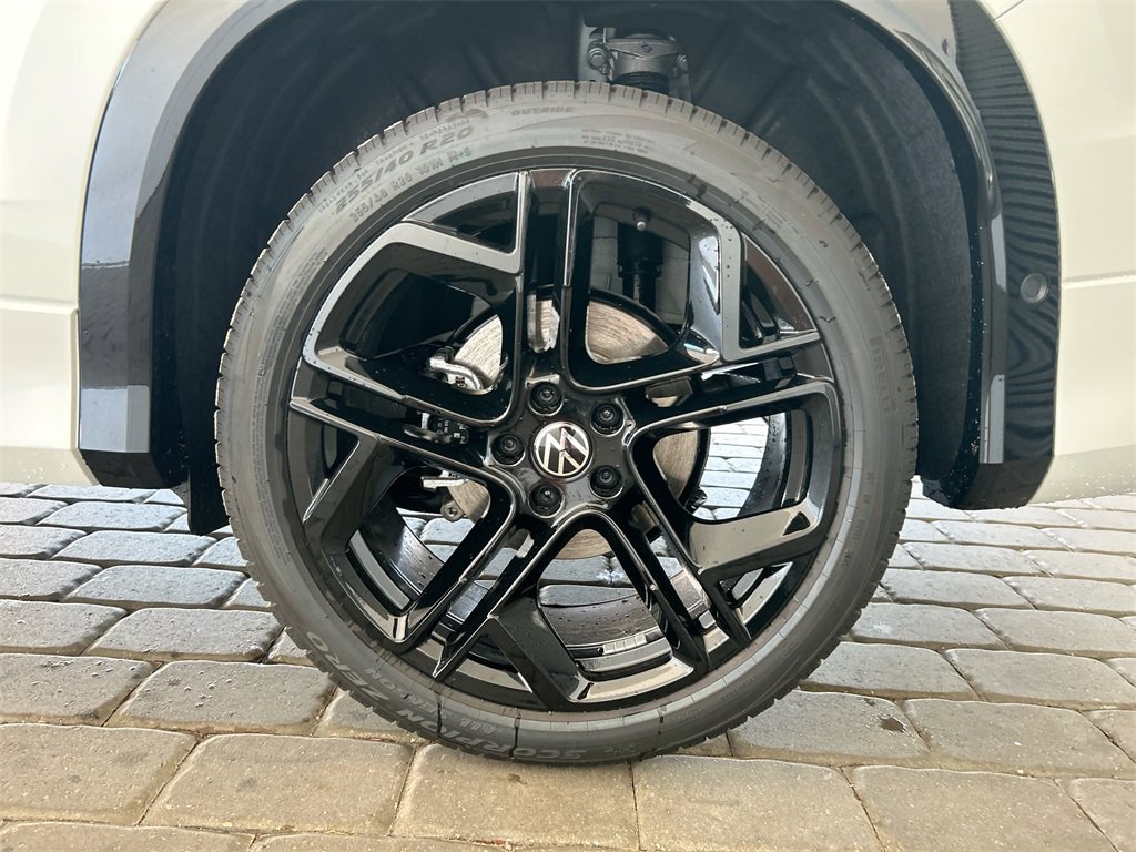 New 2026 Volkswagen Tiguan SE R-Line image 50